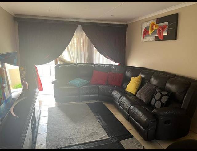 2 BEDROOM TOWNHOUSE FOR SALE IN BENDOR